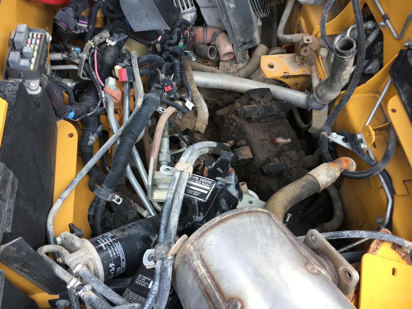 ./imagenes/INVOICE/2019/13869/MINICARGADOR JOHN DEERE  317G (6).JPG